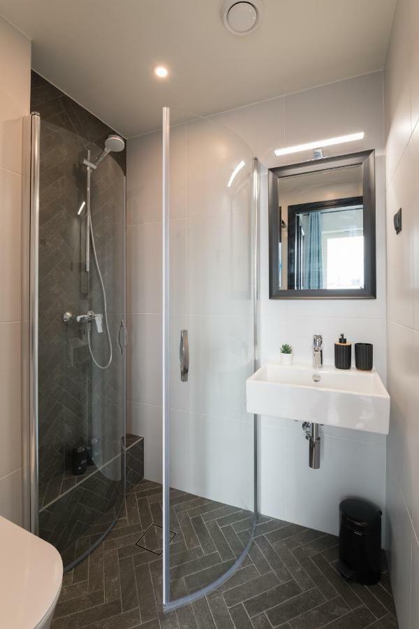 City Terrace Apartment Avangard - Large Private Roof Terrace Талин Екстериор снимка