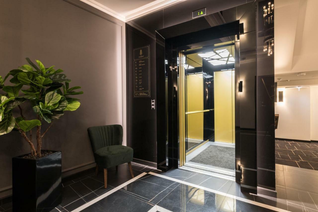 City Terrace Apartment Avangard - Large Private Roof Terrace Талин Екстериор снимка