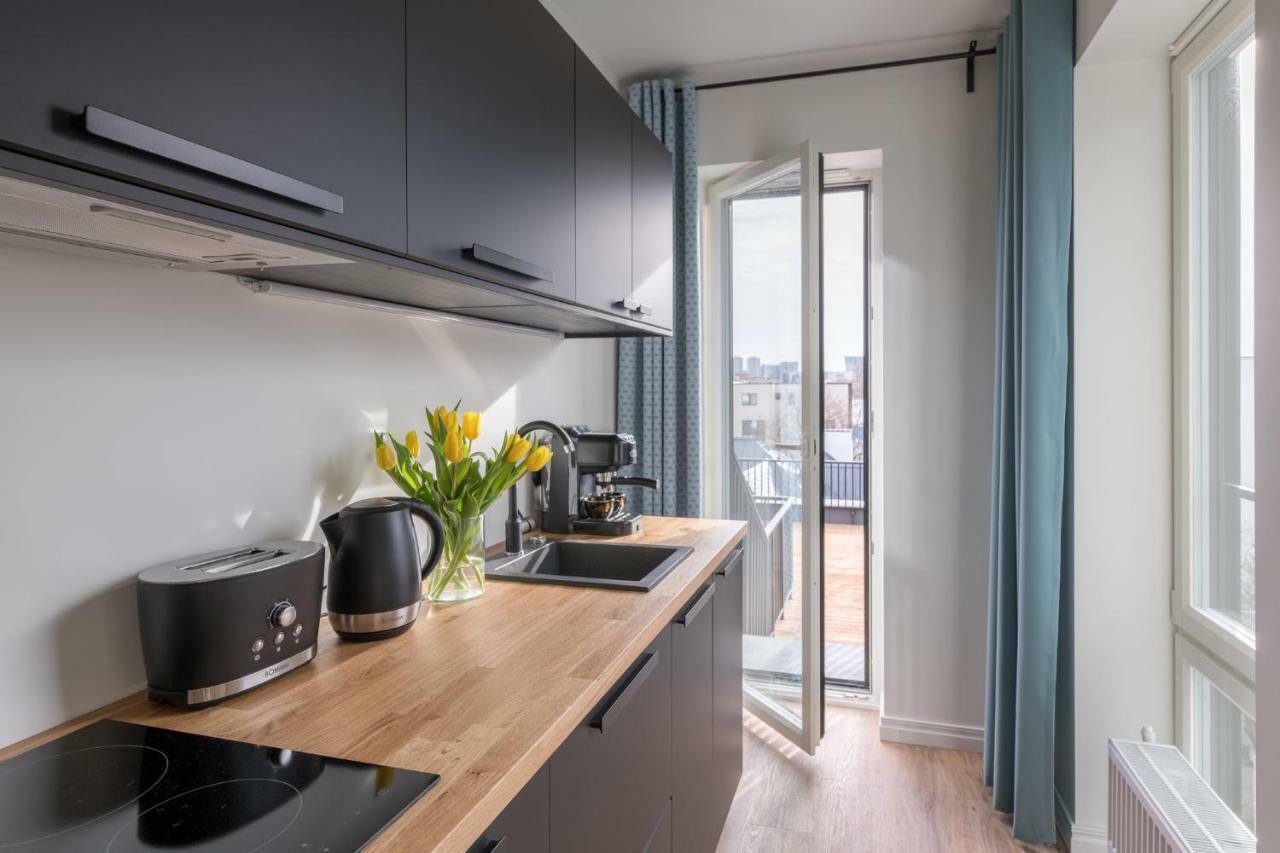 City Terrace Apartment Avangard - Large Private Roof Terrace Талин Екстериор снимка